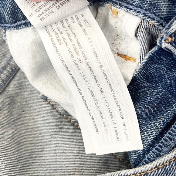 Hollister Ultra High Rise Mom Jean Vintage Stretch Distressed Jeans - Picture 9 of 11